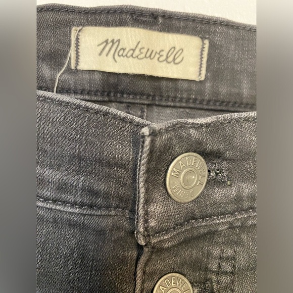 Madewell 10" High-Rise Skinny Jeans in Berkeley Black: Button-Through Edition - Picture 5 of 10